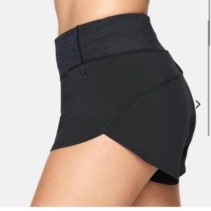 Outdoor voices Hudson black 2.5 inch shorts
